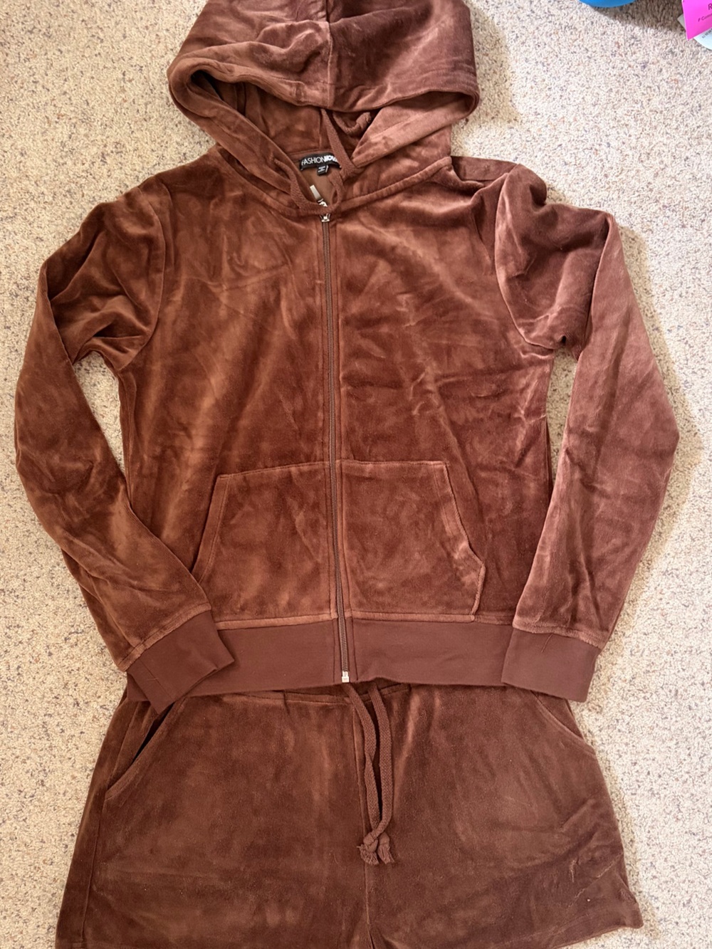 The OG Trendsetter Velour Short Set
